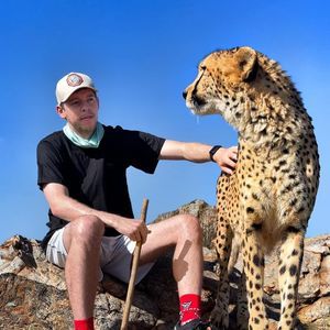 Meet your Posher, Gregory